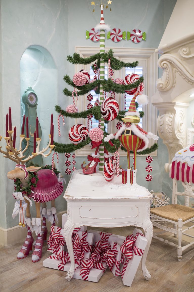 A Peppermint Christmas Breakfast Room | Turtle Creek Lane