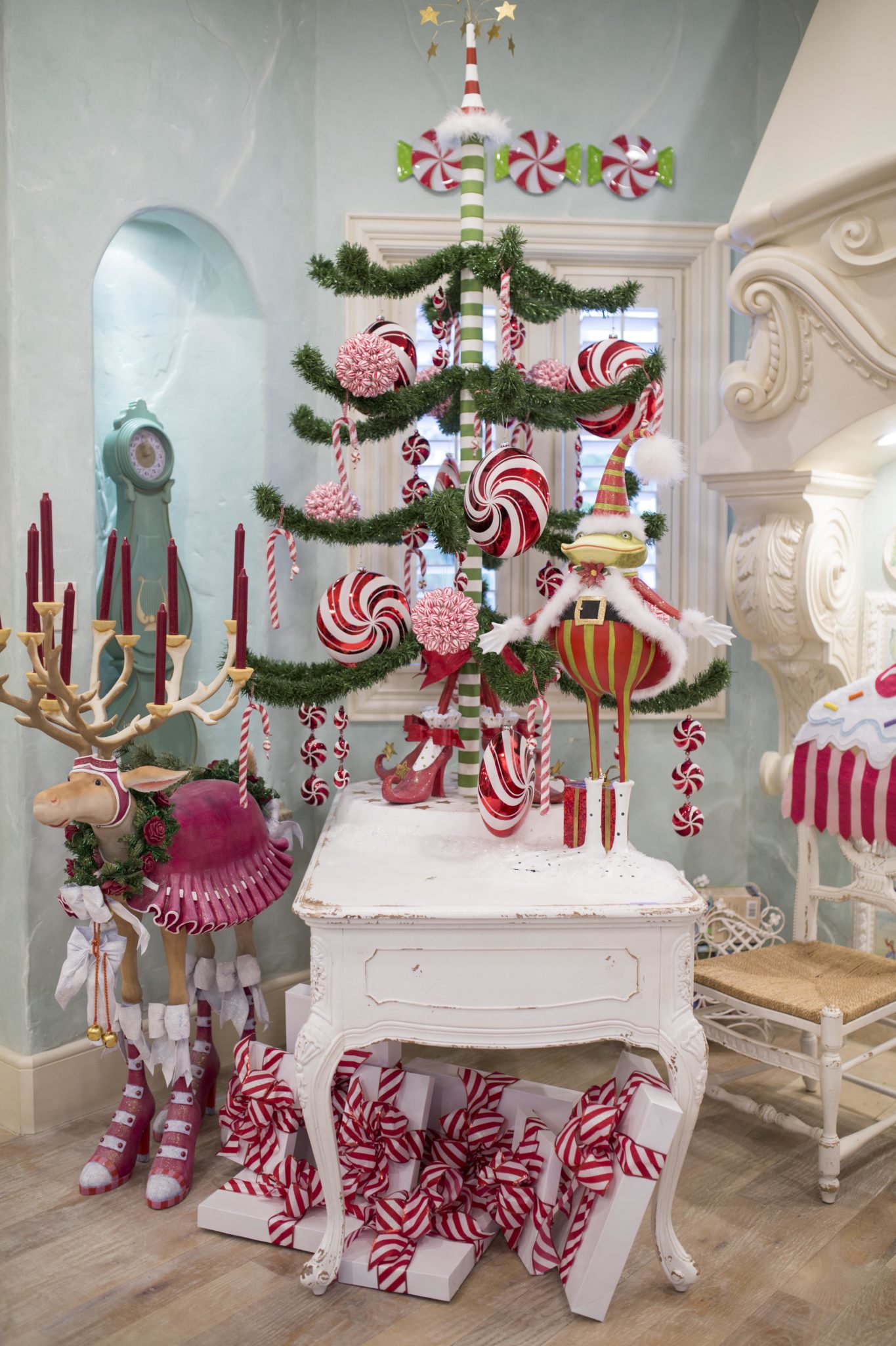 A Peppermint Christmas Breakfast Room | Turtle Creek Lane