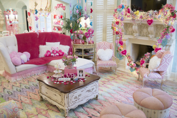 A Valentine's Family Room Filled With Love! | Turtle Creek Lane