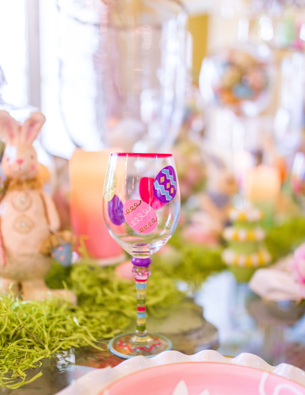 Easter tablescapes by home decor blogger Turtle Creek Lane.