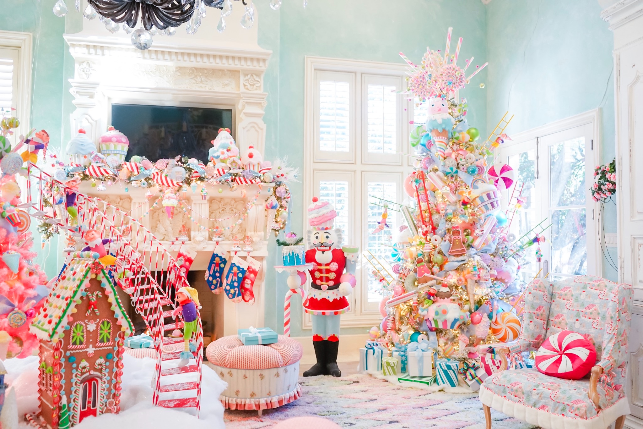 Candyland Christmas Outdoor Decorations Ideas
